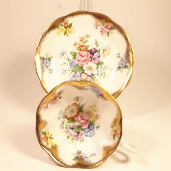 Rare Royal Albert Bone China Floral Bouquet heavy gold gliding gold brushed - Picture 8 of 9